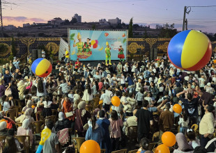 Hebron YDRC Organizes Fozi Mozi and Tutti Show Amid Attendance by Hundreds of Children and Families